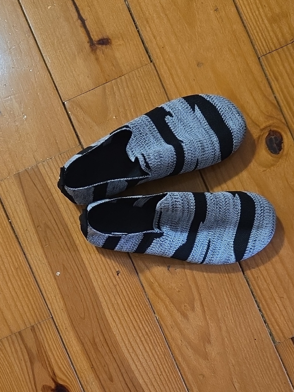 Knit Slip-On Shoes in Black and Light Gray